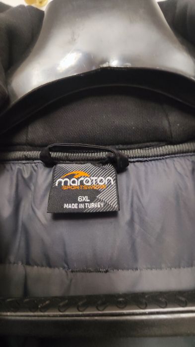 Kurtka spartivniy MARATON