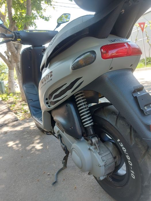Vând Piaggio tiphoon.
