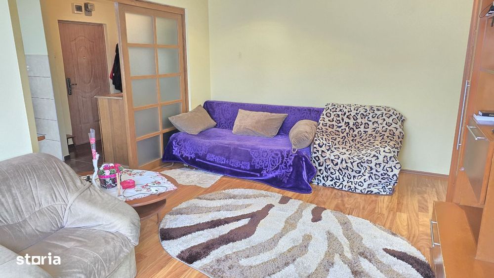 Vand apartament cu 4 camere, Deva, Crinilor, etaj 3, doua bai, balcon