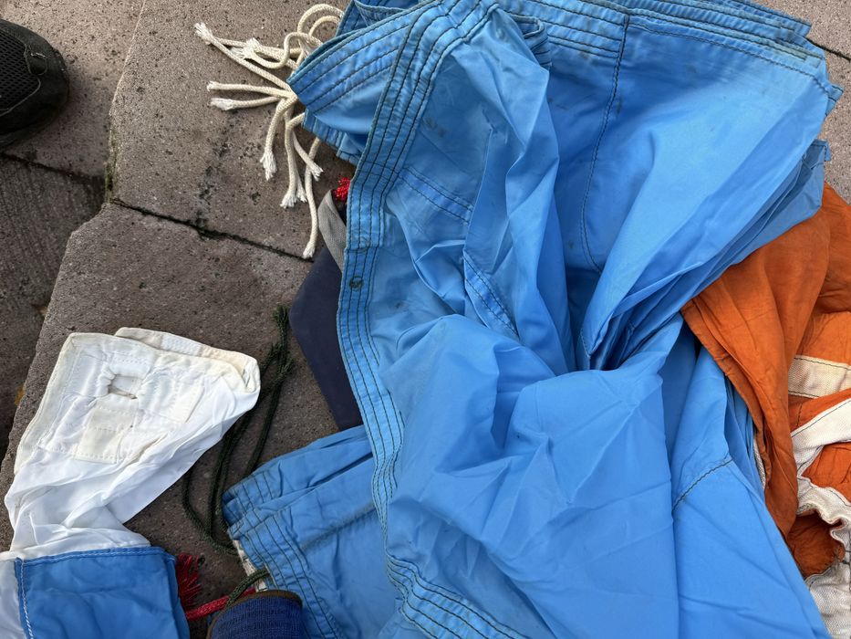 Продавам парашут