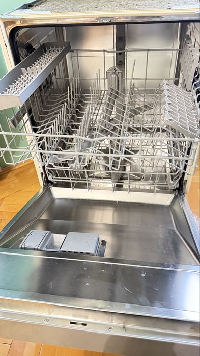 Vând mașină de spălat vase Bosch