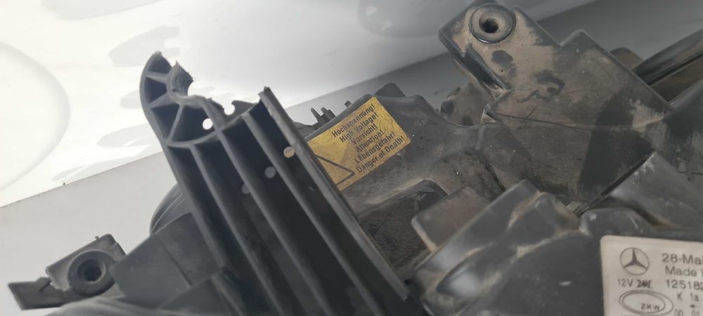 Фар Mercedes GLK 2009г