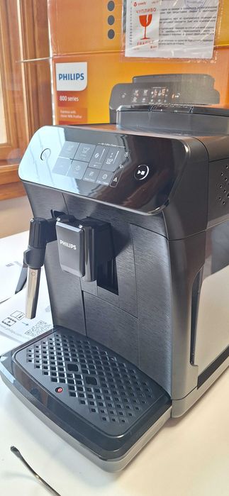 Кафеавтомат Philips 800 Series EP0820 - НА ЕДИН МЕСЕЦ