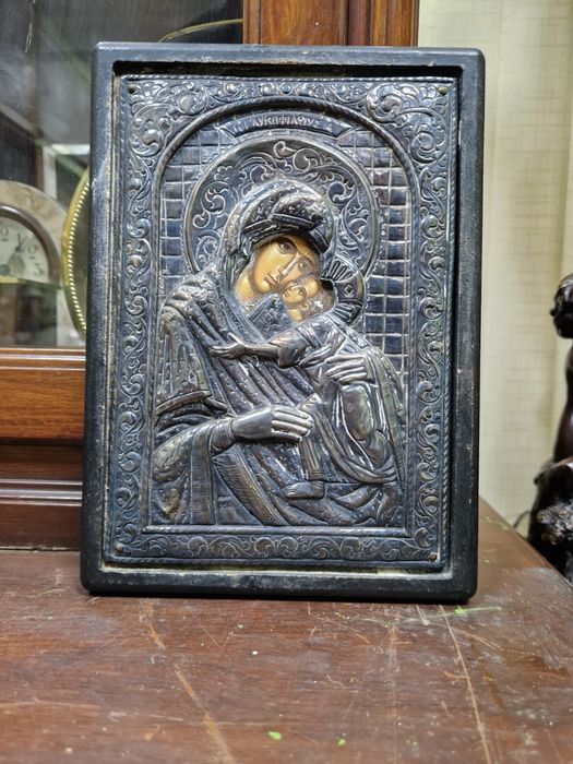 Прекрасна антикварна сребърна икона със сертификат