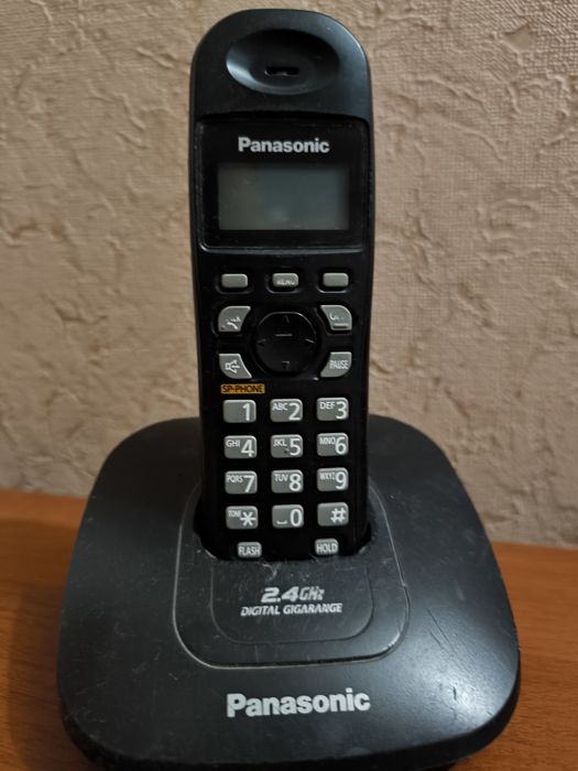 Радиотелефон Panasonic KX-TG3611BX б/у.Терминал
Model No. KX-TG3611BX