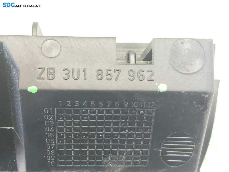 Scrumiera Bord cu Bricheta Skoda Superb 1 2002 - 2008 Cod 3U1857962 [LR11533]