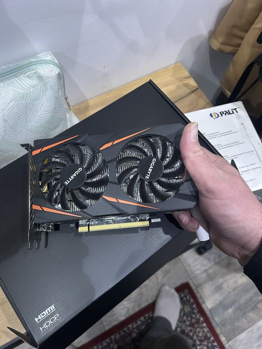 Gigabyte Radeon RX 460 Windforce OC, 4 GB