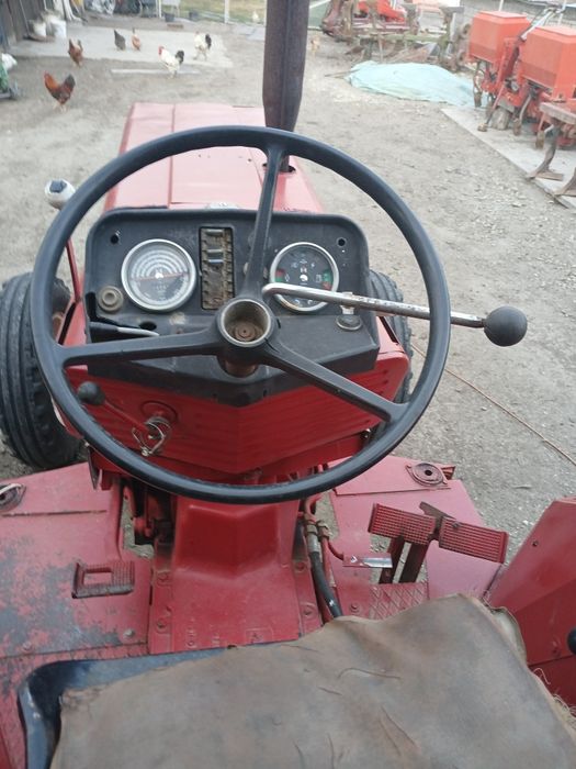 Tractor internațional 844