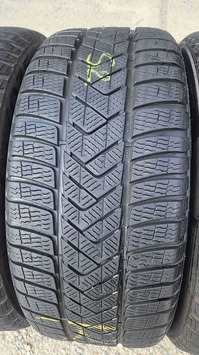 # 235/45 R18 • Iarna • Pirelli Sottozero 3 TO Elect PNCS 98V | 4 buc | DOT 2023 | Pret/buc