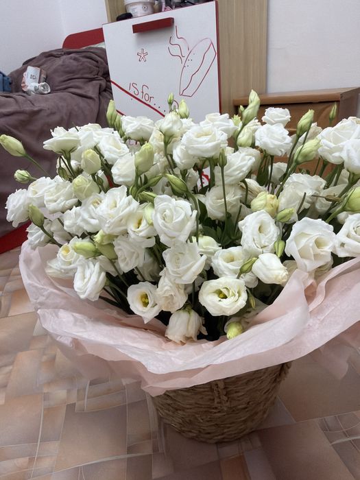 Цветы с корзиной