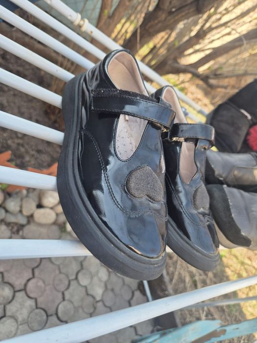 Обувь детская на девочку.