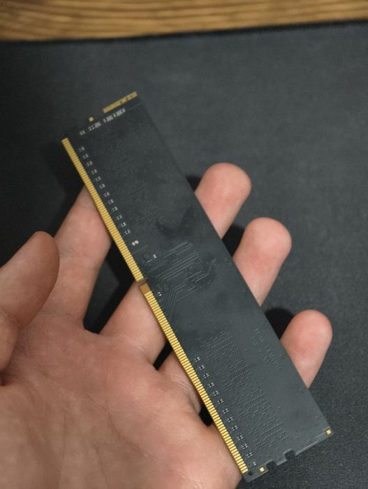 Продам озу Apaser 8gb 2400 ddr4