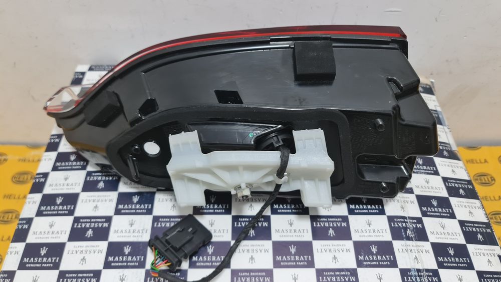 Lampa tripla stop dreapta Maserati Grecale 670296350