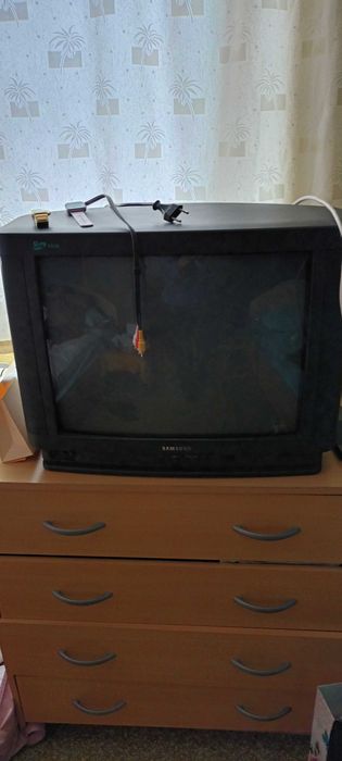 телевизор Самсунг - стар модел