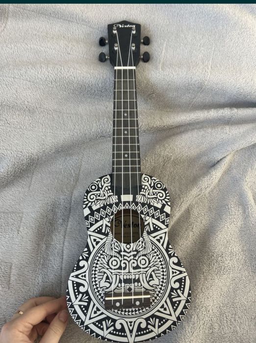 Продаю уколеле в хорошем состоянии