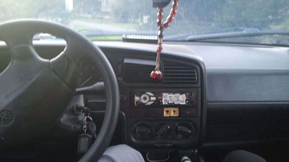 Автомобиль Фольксваген Пассат б4