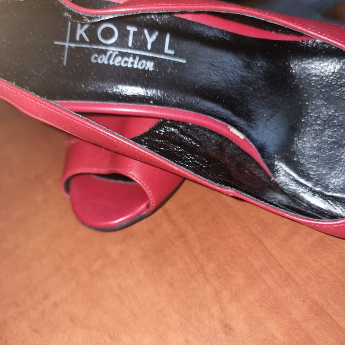 Sandale piele rosii 37 noi