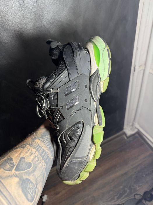 Balenciaga track