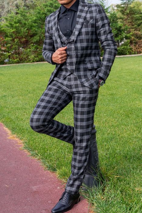 Costum negru vesta, sacou și pantaloni