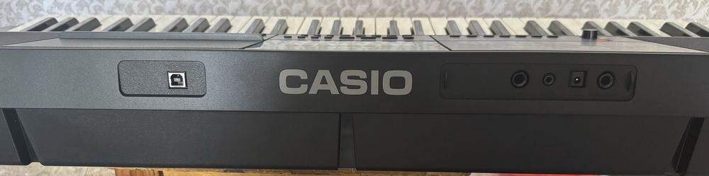 Продам синтезатор Casio CT-X700