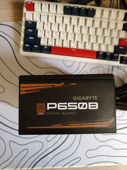 Блок питания Gigabyte p650b 80+bronze