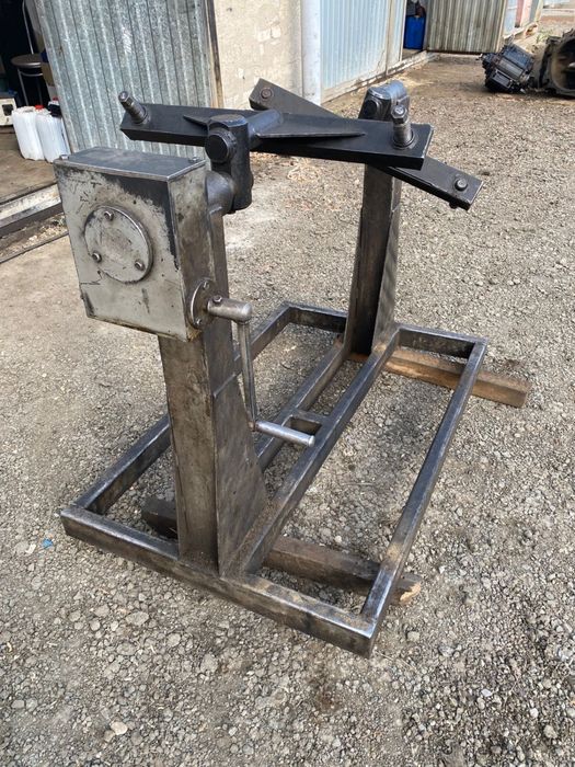 Стенд универсальный для разборки двигателей