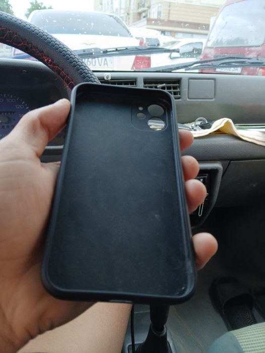 Chexol iPhone 11 uchun