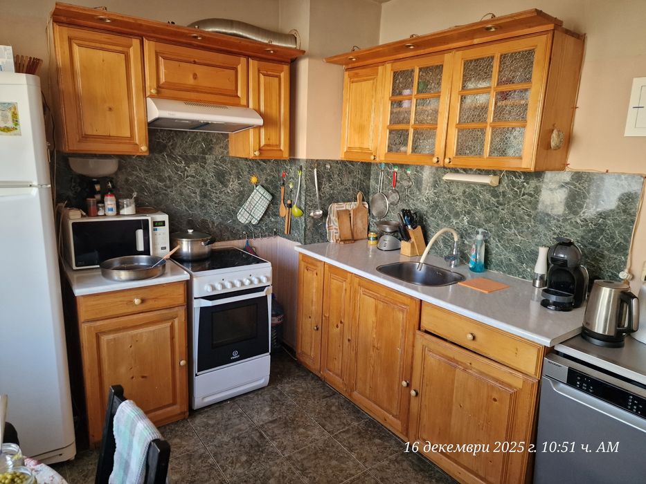 Подарява се кухня