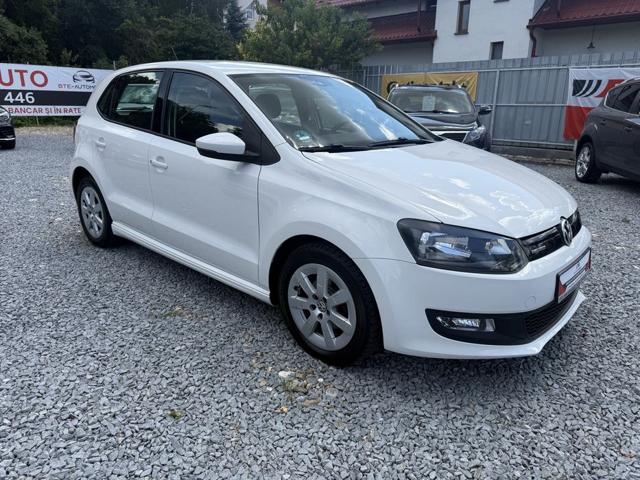 VOLKSWAGEN Polo