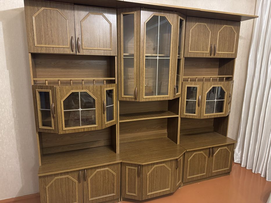 Шкаф, Стенка қонақ бөлмеге