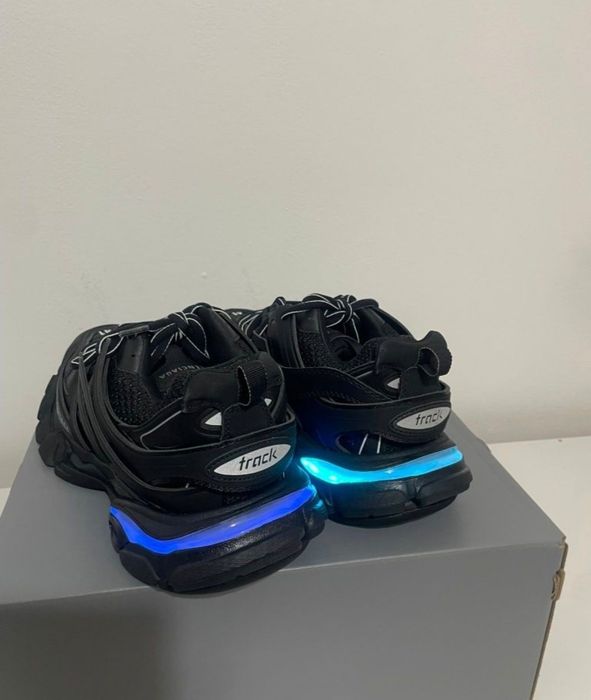 Balenciaga track led black
