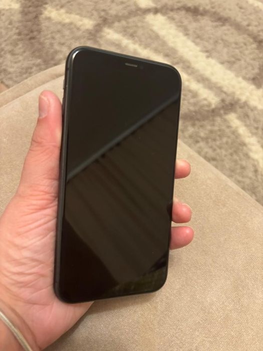 Продается телефон iPhone 11