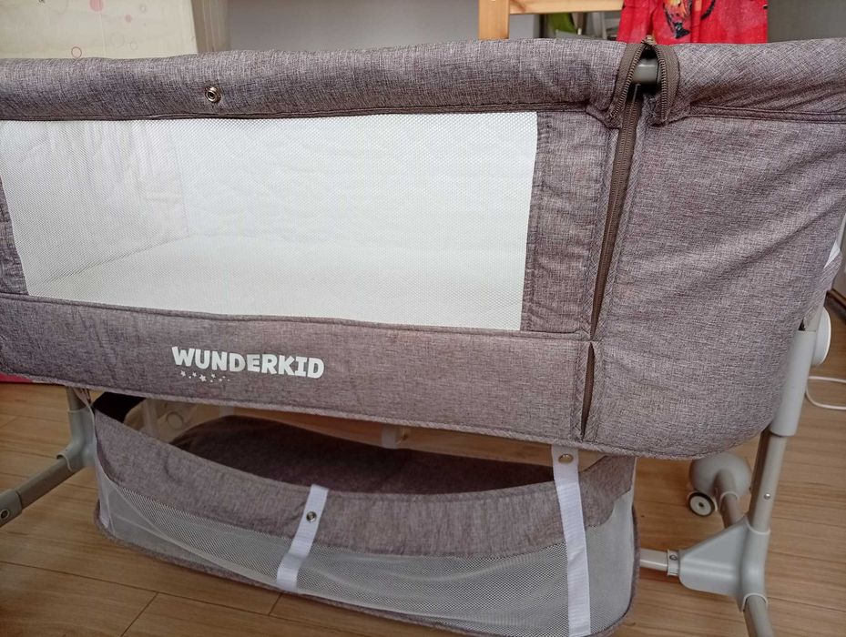 Продава се бебешко креватче