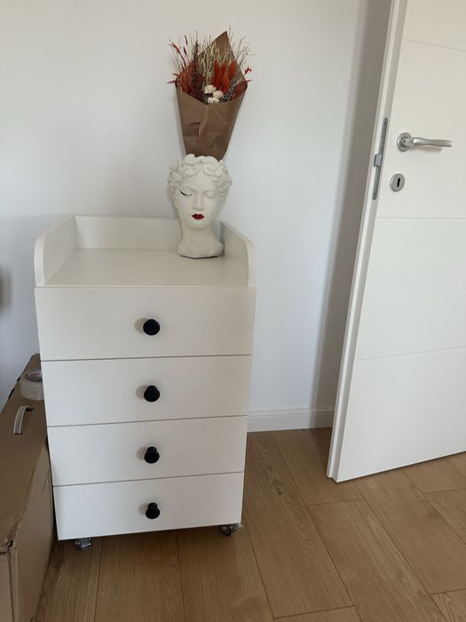 Ucenic mobil pal alb