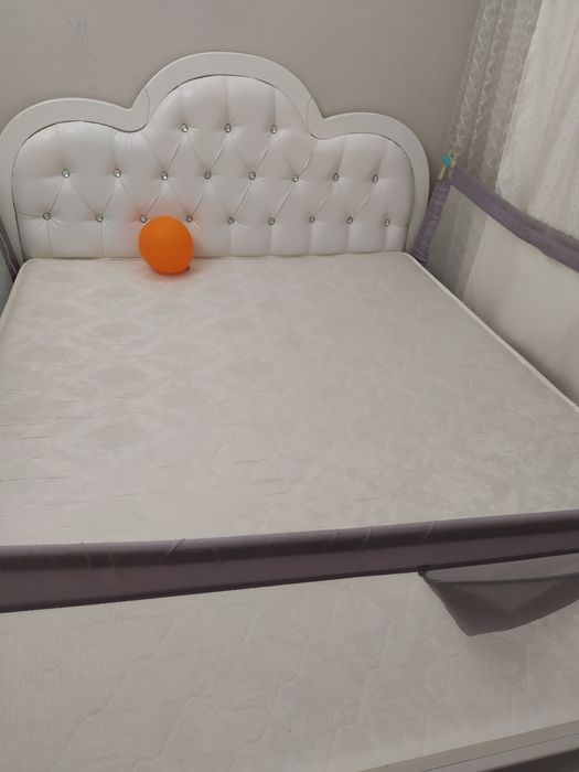 Продам кровать двухспальную