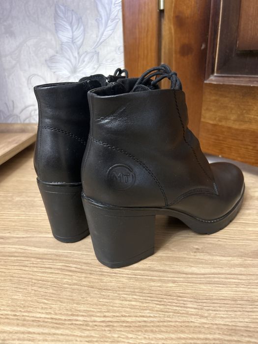 Ботинки сапожки женские