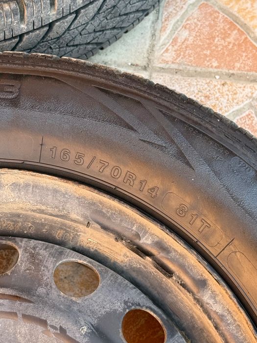 Гуми със железни джанти