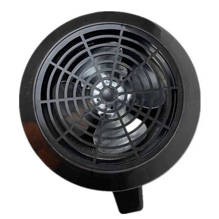 Дистиллятор производит дистиллированную воду.