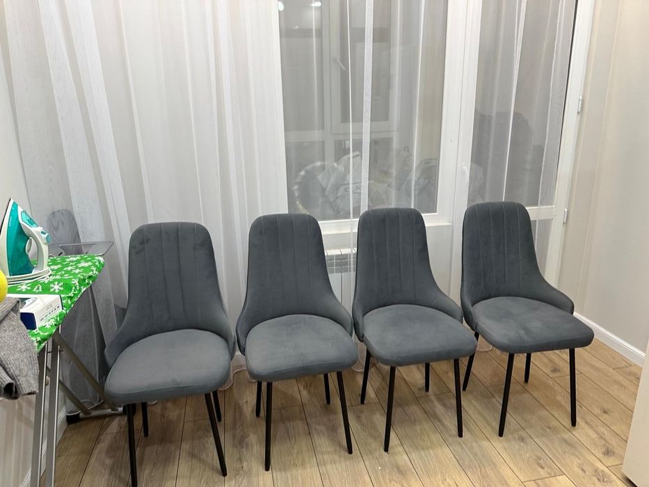 Стол и стул продаётся