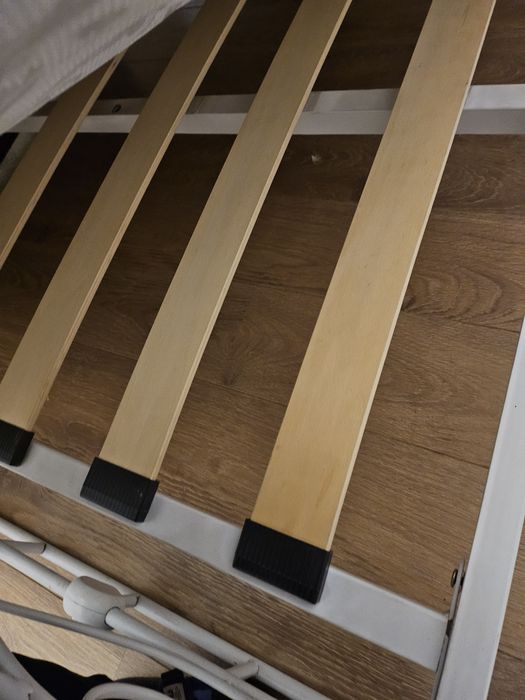 Продам кровать с матрасом