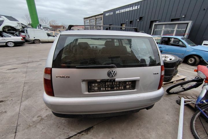 Aripa fata dreapta Volkswagen VW Polo 2000 1.9 TDI MT (90 hp)