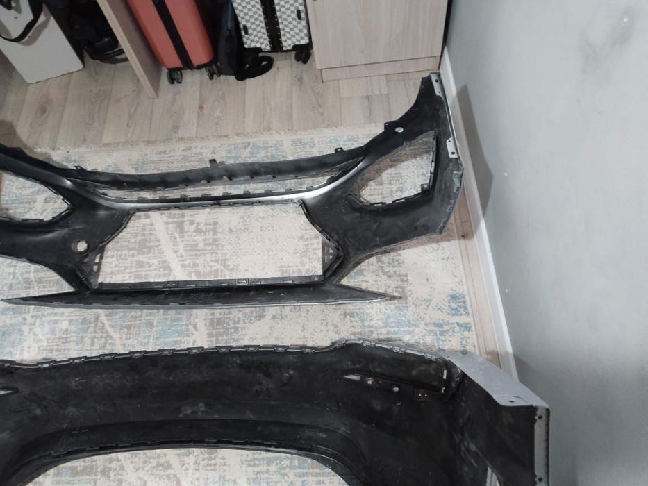 Продам бампера и аккумуляторы