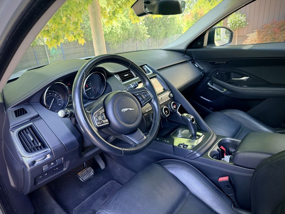 Jaguar E-Pace 2.0d 180 CP 4x4 Cutie Automata! Full Option! Garantie 12 Luni