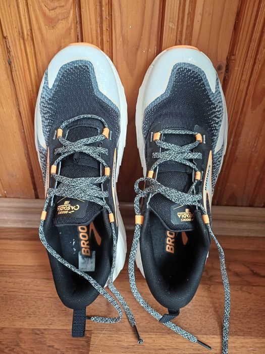 Cascadia 18 trail shoes 42.5 eu