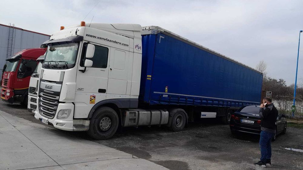 Semiremorci prelata Scwarzmuller Schmitz krone