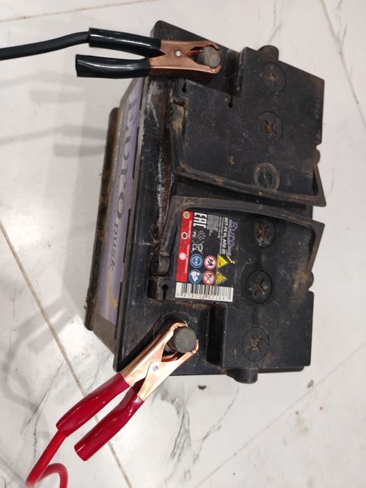 Инвертор 2000 watt, абсолютно новый вместе с аккумулятором,