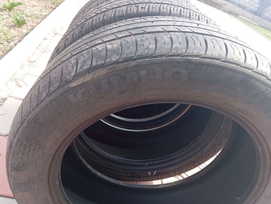 Летние шины б/у 3 штуки.