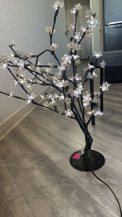 Продам дерево сакура светящееся