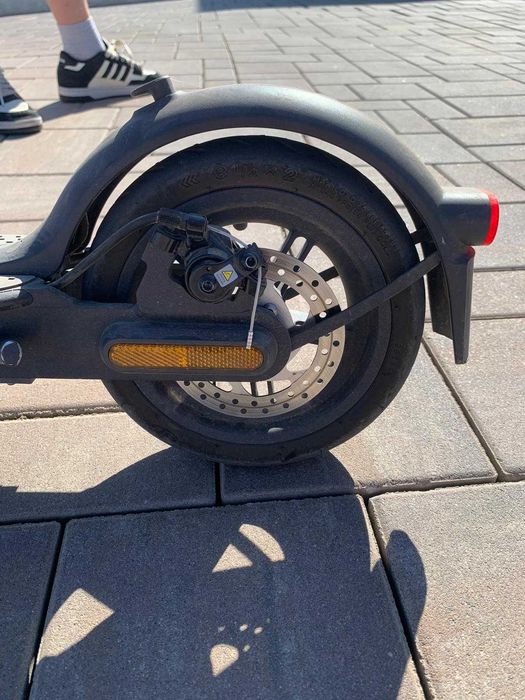 Xiaomi Mi Electric Scooter Essential – 750 km – Stare foarte bună