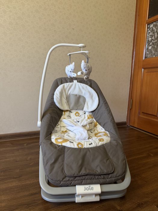 Детский шезлонг Joie от 0+